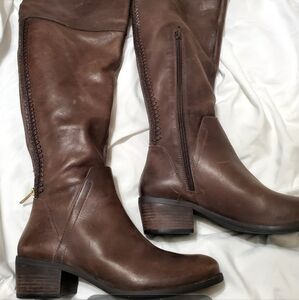 Vince Camuto leather boots. NWOB Ladies Sz 10